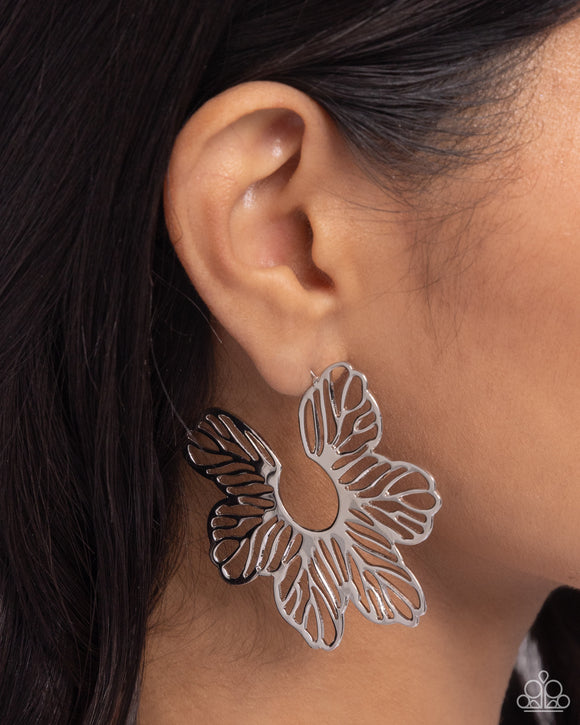 Paparazzi Floral Fame - Silver Earring