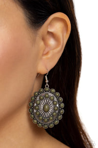 Paparazzi Bohemian Badlands - Green Earring