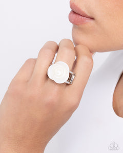 Paparazzi Top-SHELL Shine - White Ring