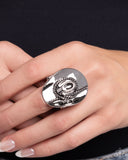 Paparazzi Broach Break - Silver Ring