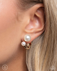 Paparazzi Sophisticated Socialite - Gold Earring