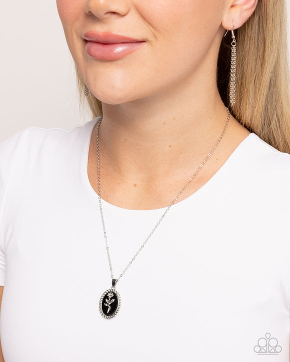 Paparazzi Cottagecore Confidence - Black Necklace