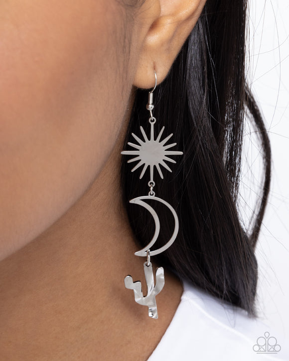 Paparazzi Wishfully Western - Silver Earring