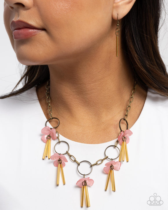 Paparazzi LEI of the Land - Brass Necklace