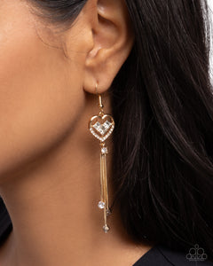 Paparazzi Cascading Character - Gold Earring