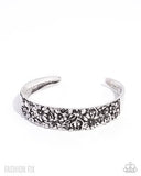 Paparazzi Abundantly Antiqued - Silver Bracelet
