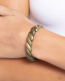 Paparazzi Captivating Curls - Brass Bracelet