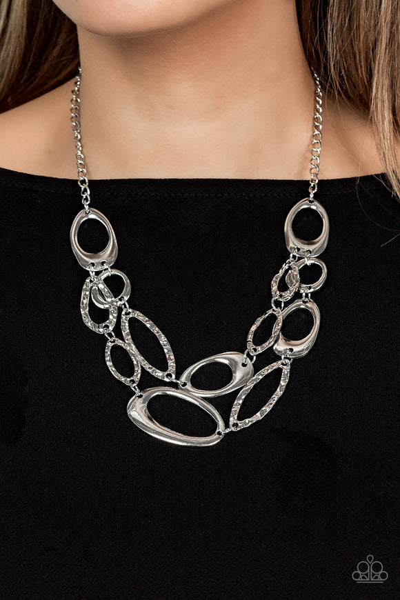 Paparazzi Game OVAL - Silver Necklace
