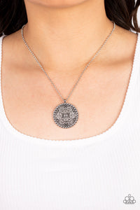 Paparazzi Summer HOMESTEAD - Silver Necklace