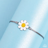 Paparazzi DAISY Little Thing - Silver Bracelet