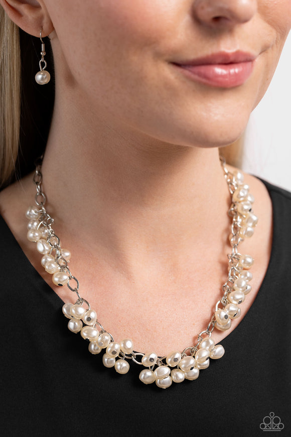 Paparazzi Pearl Parlor - White Necklace