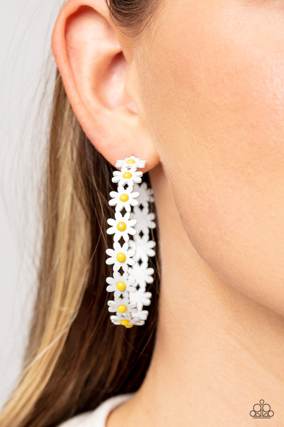 Paparazzi Daisy Disposition - White Earring