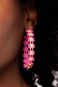 Paparazzi Daisy Disposition - Pink Earring