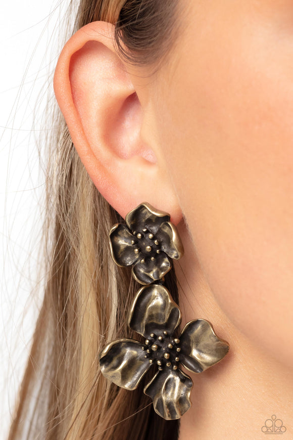 Paparazzi Gilded Grace - Brass Earring