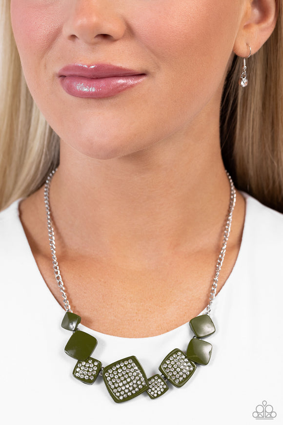 Paparazzi Twinkling Tables - Green Necklace